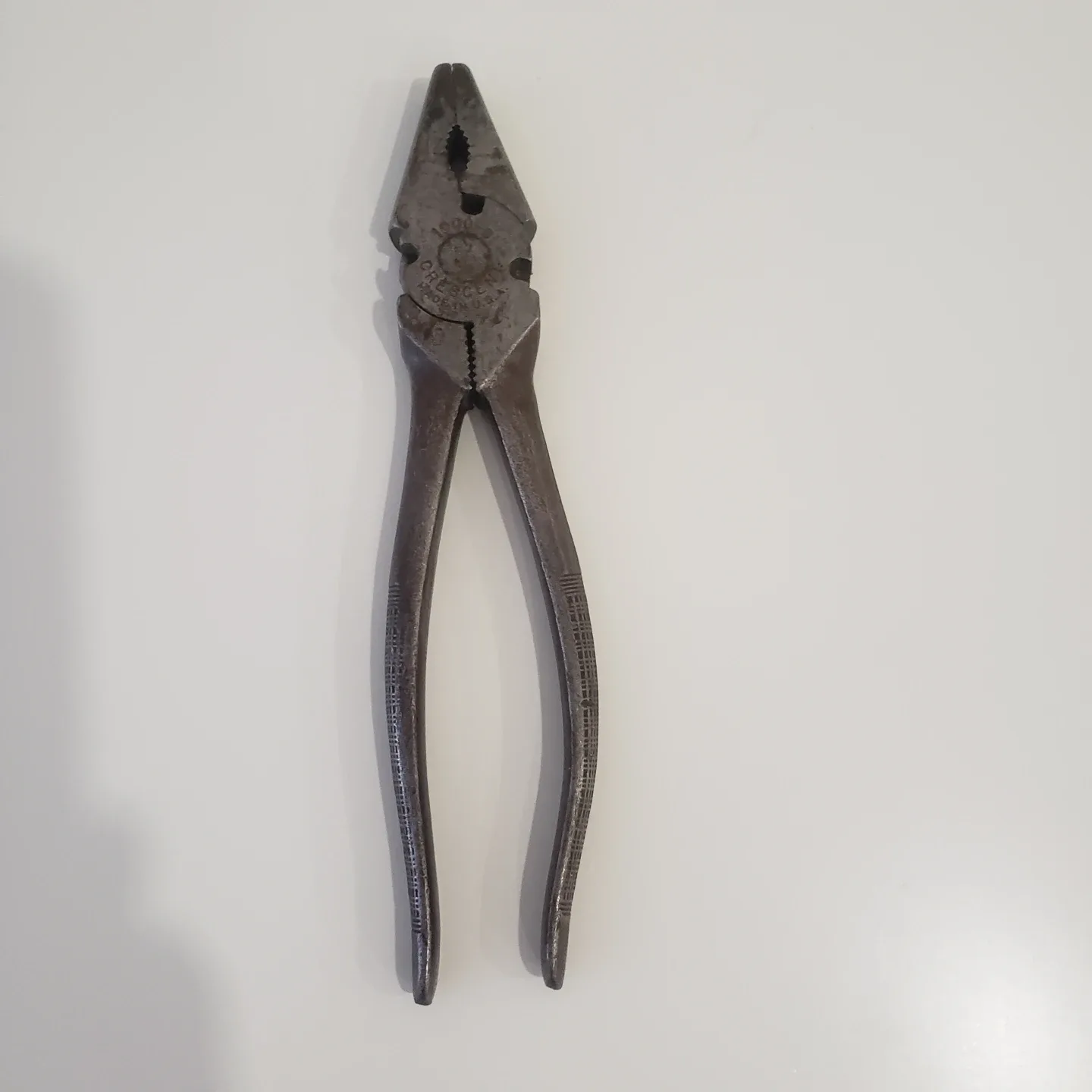 Vintage Crescent 1000-6 Side-Cutting Lineman's Pliers image indicator(5)