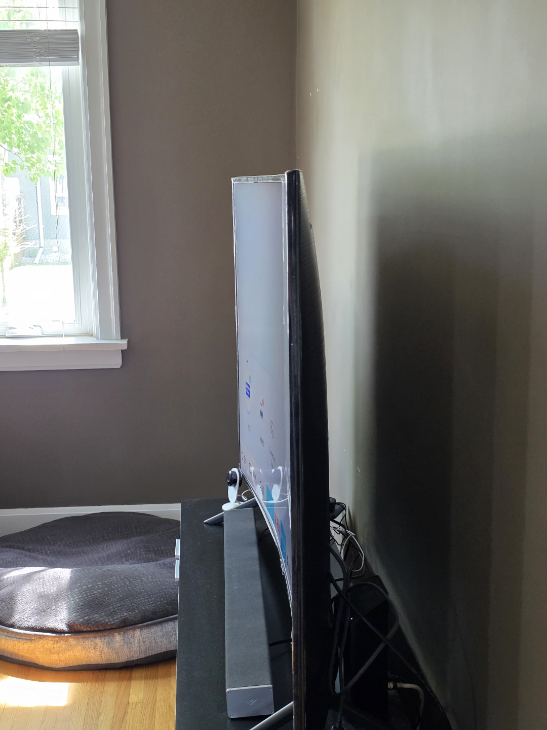 Samsung 65inch Curved Smart TV - 4K UHD - photo 3