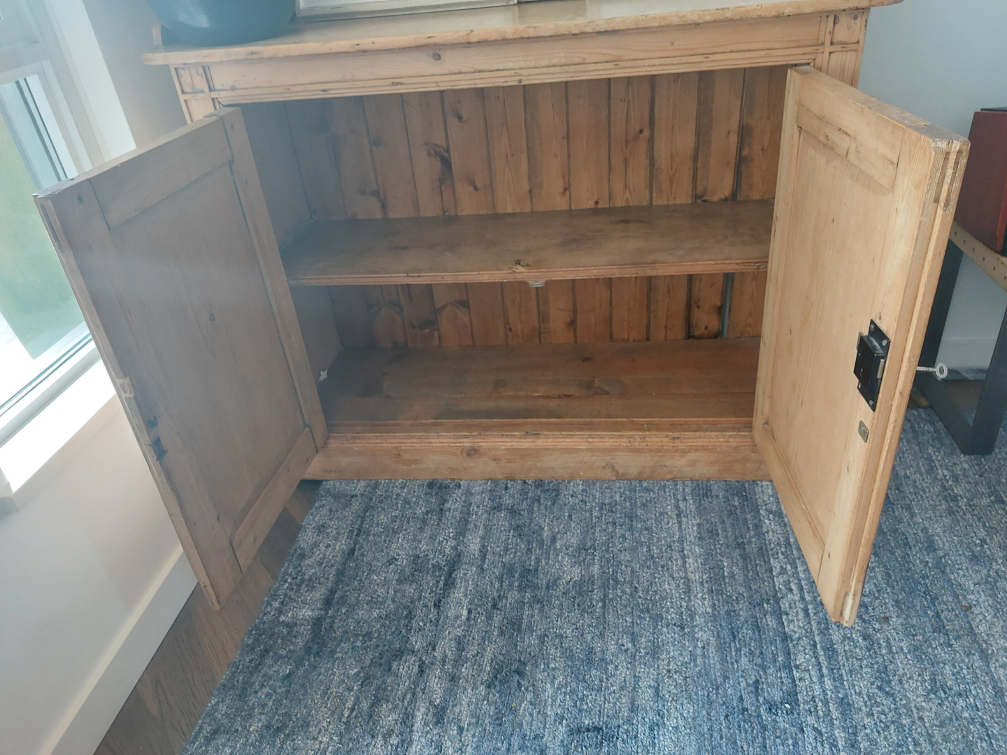 Antique pine hutch cabinet - photo 4