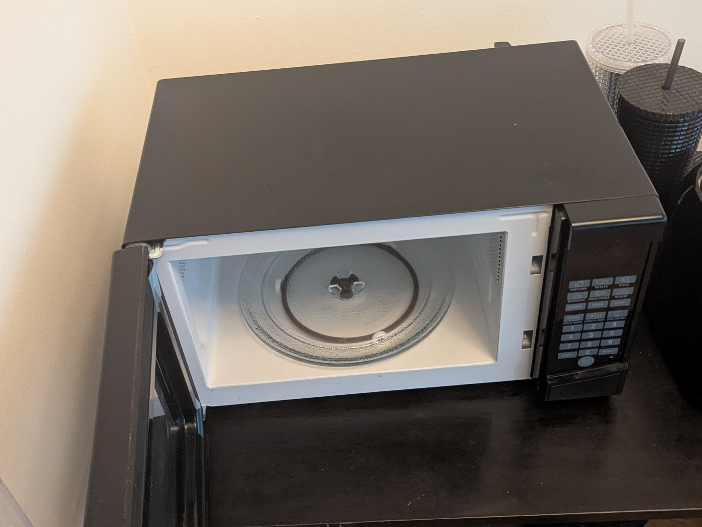 RCA  Black Microwave - photo 3
