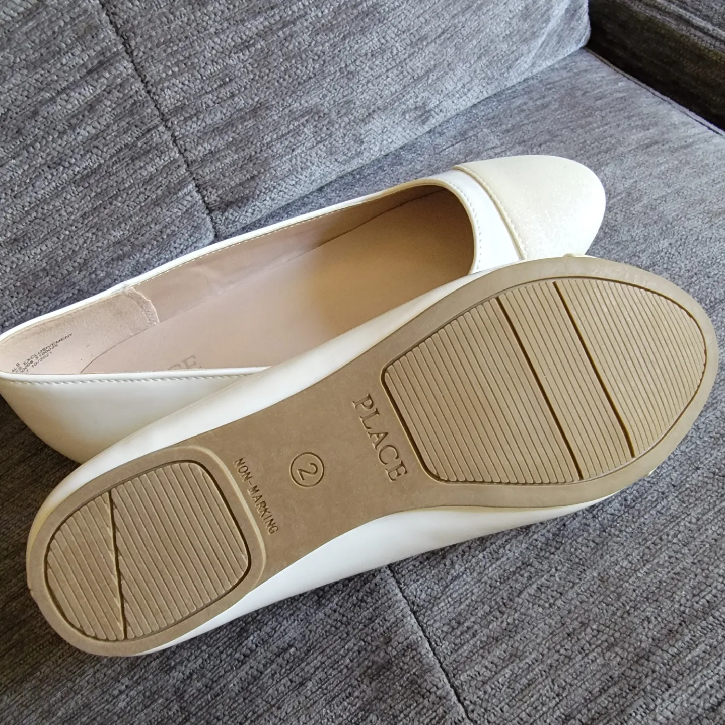 Girls' White Glitter-Toe Flats, Size 2 image indicator(3)