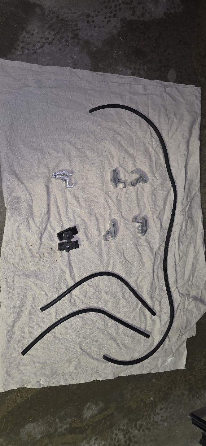 Used UNDERCOVER FLEX Tonneau Cover for Ram Truck - photo 4