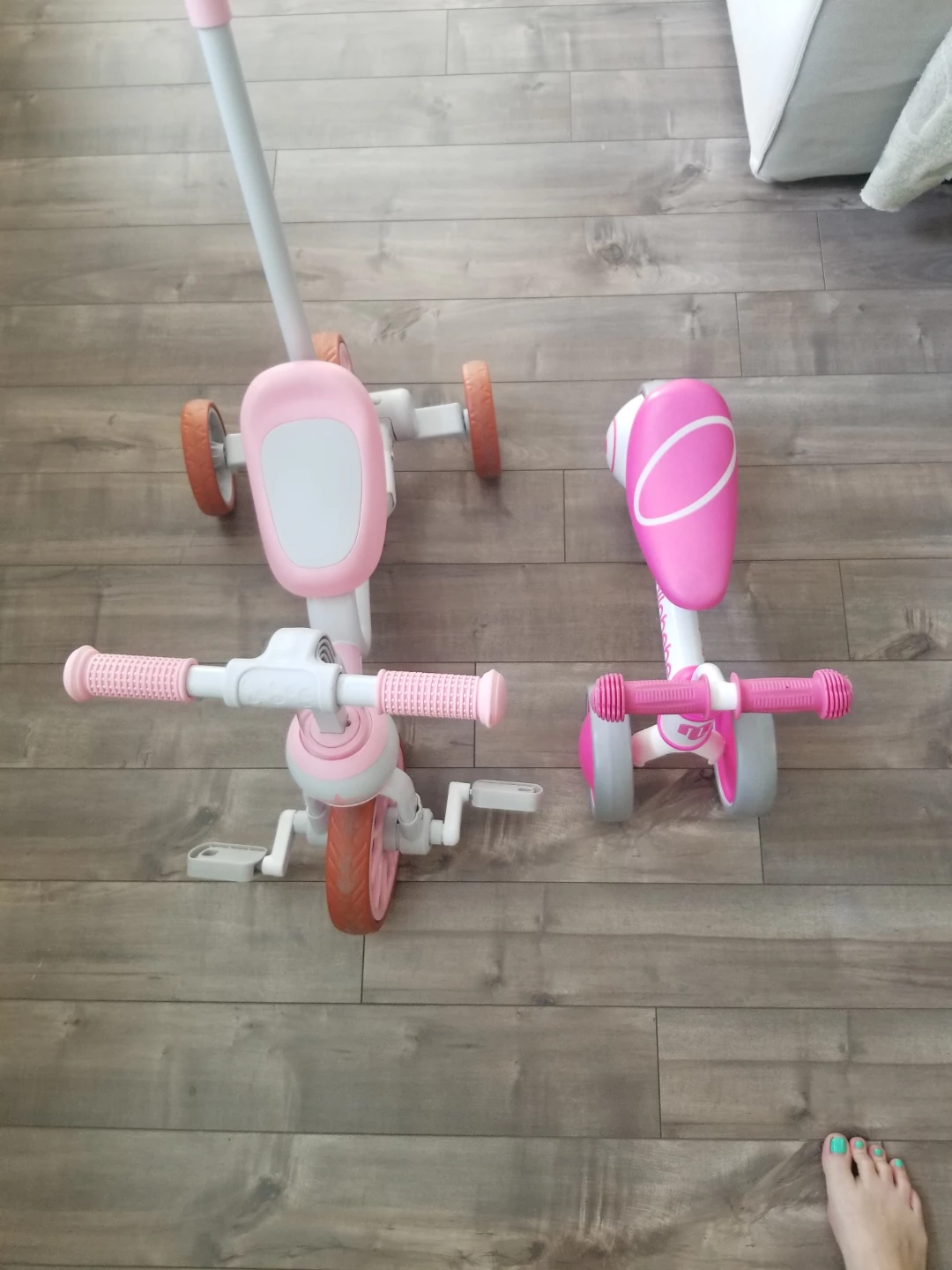 2 Kids' Ride-on Toys: Tricycle & Balance Bike - photo 2