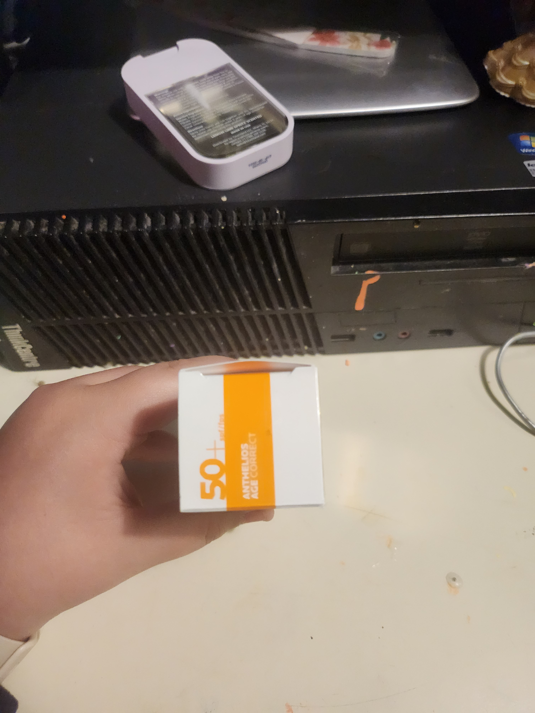 La Roche-Posay Anthelios Age Correct SPF 50+ Daily Face Cream - photo 5
