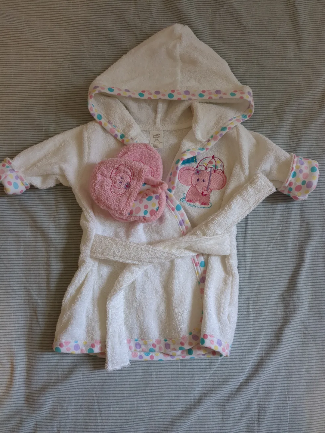 New not used adorable Baby Robe and Booties Set thumbnail