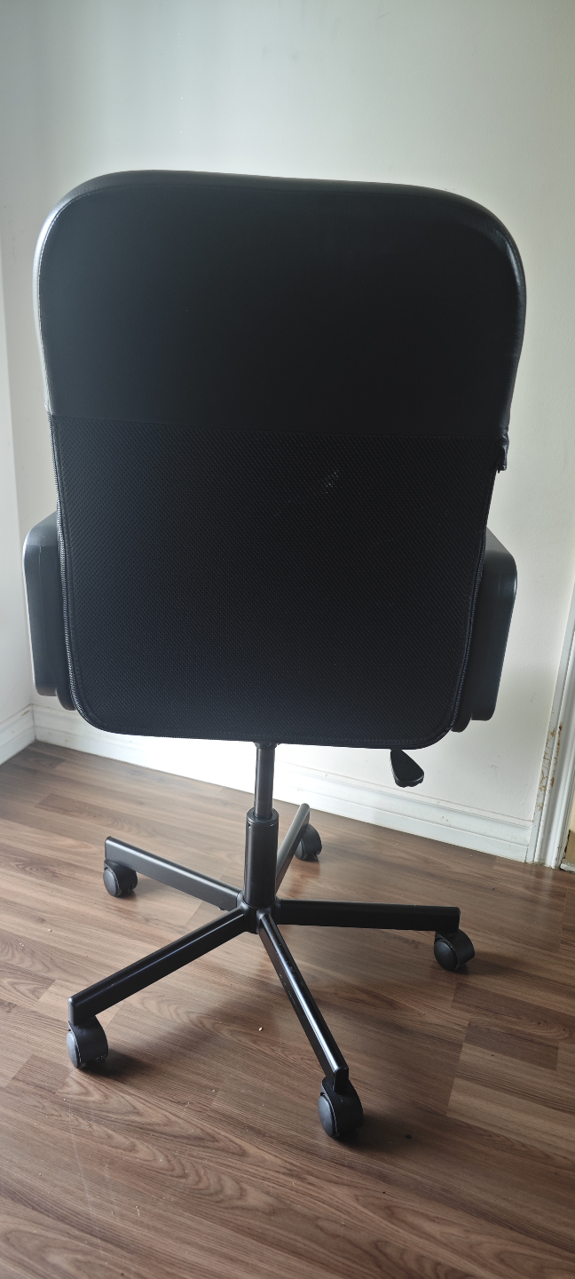 Black Office Chair with Wheels - photo 3