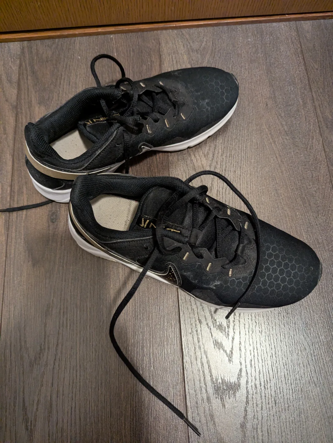 Nike Women's Running Shoes - Size 7.5 image indicator(3)