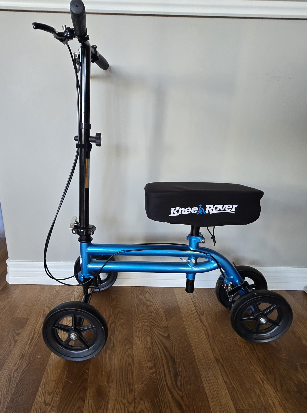 KneeRover Steerable Knee Scooter