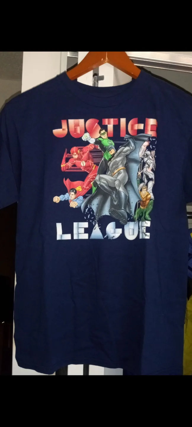 Pokemon TCG Metal Tin + Booster Packs image indicator(5)