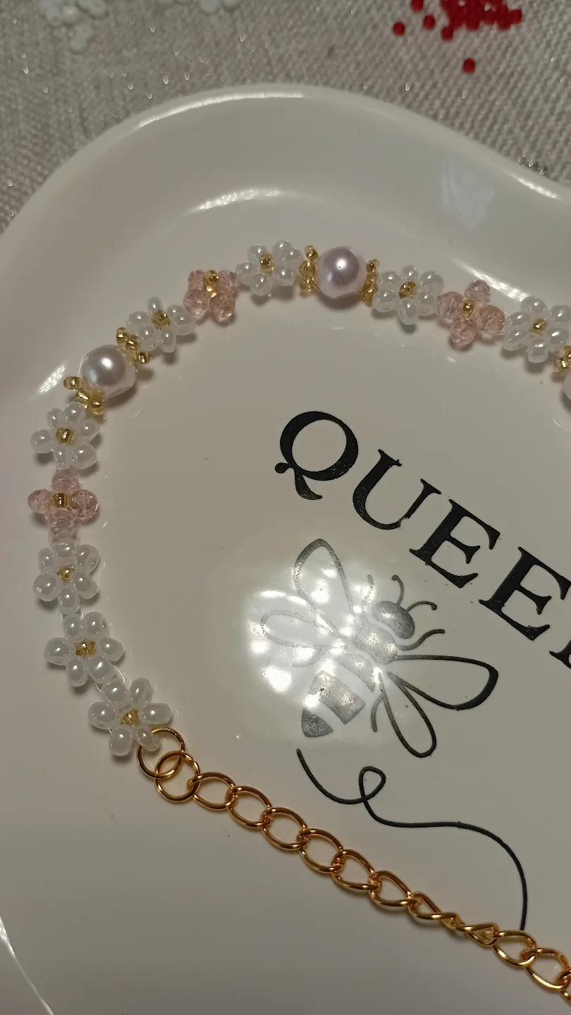 Delicate Beaded Bracelet with Pearls and Flowers image indicator(3)