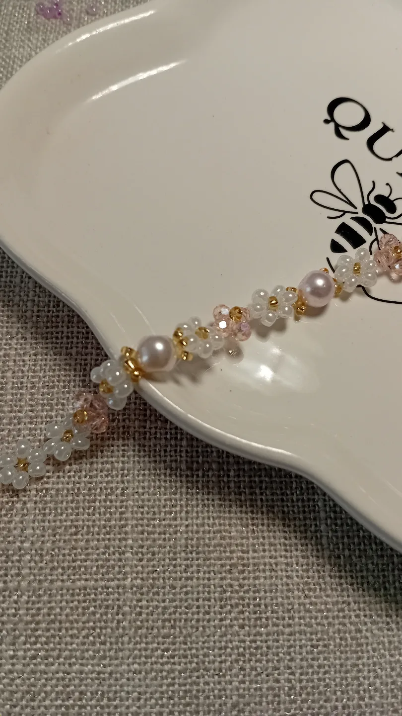Delicate Beaded Bracelet with Pearls and Flowers image indicator(7)