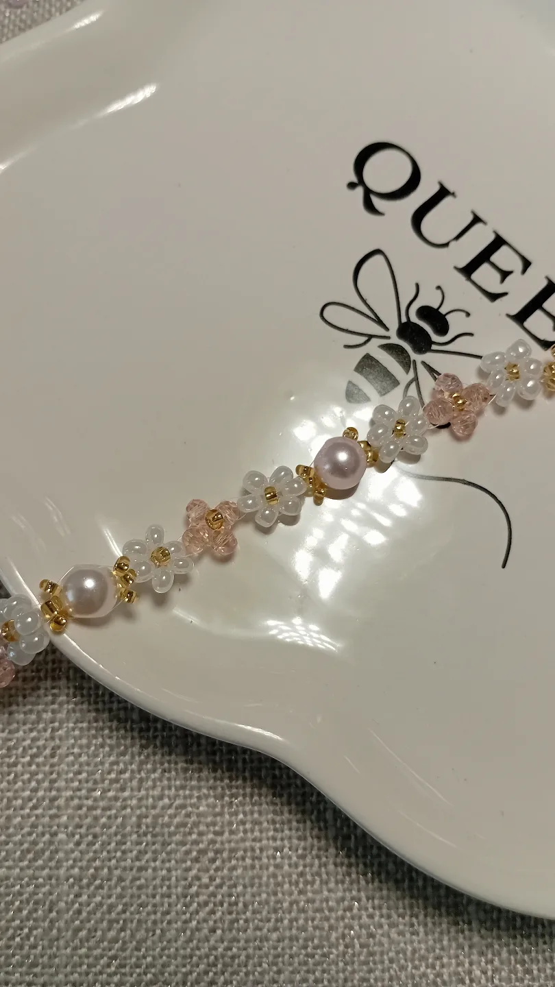 Delicate Beaded Bracelet with Pearls and Flowers image indicator(8)