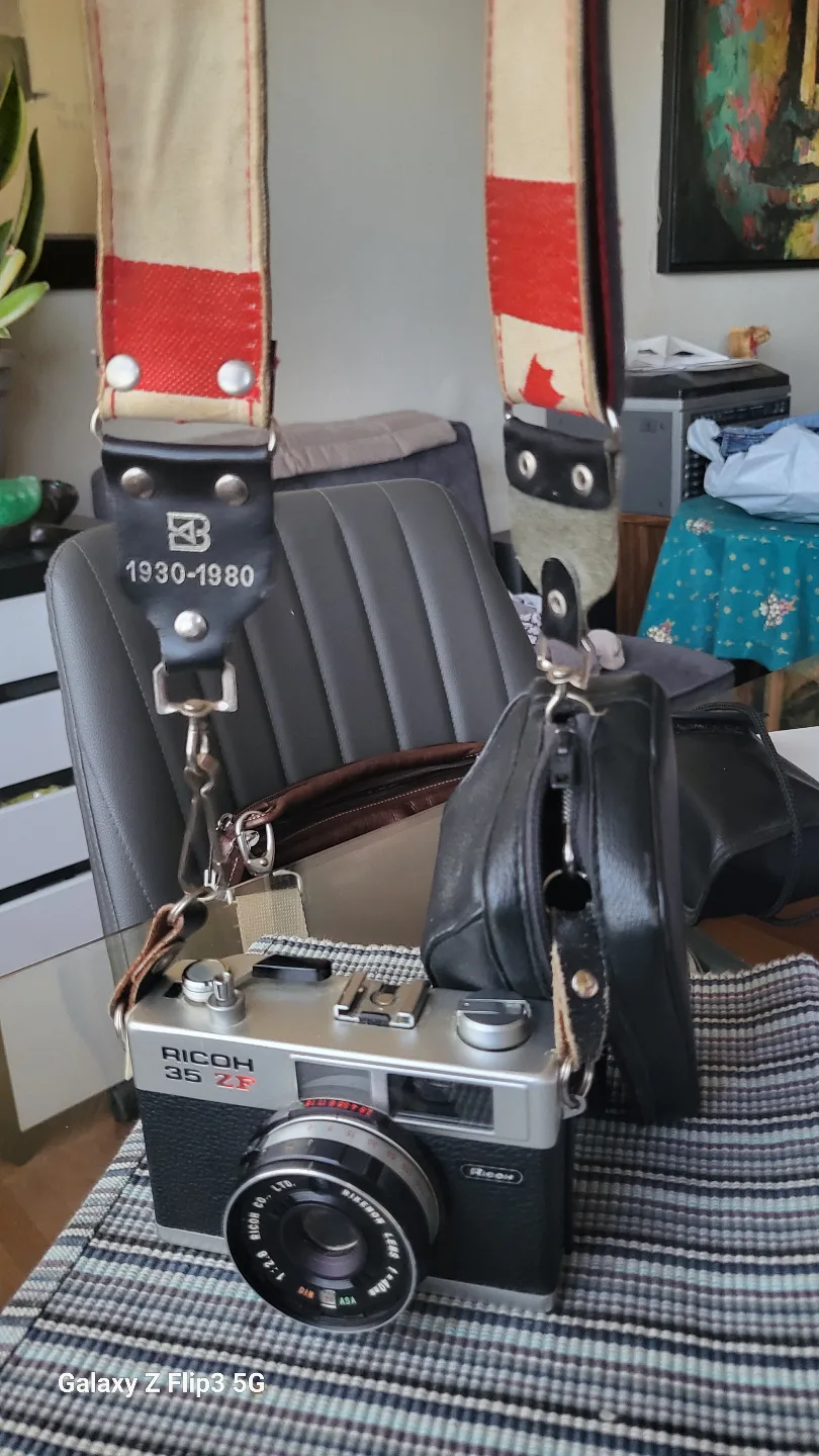 Vintage Ricoh 35 ZF Film Camera with Rikenon Lens image indicator(9)