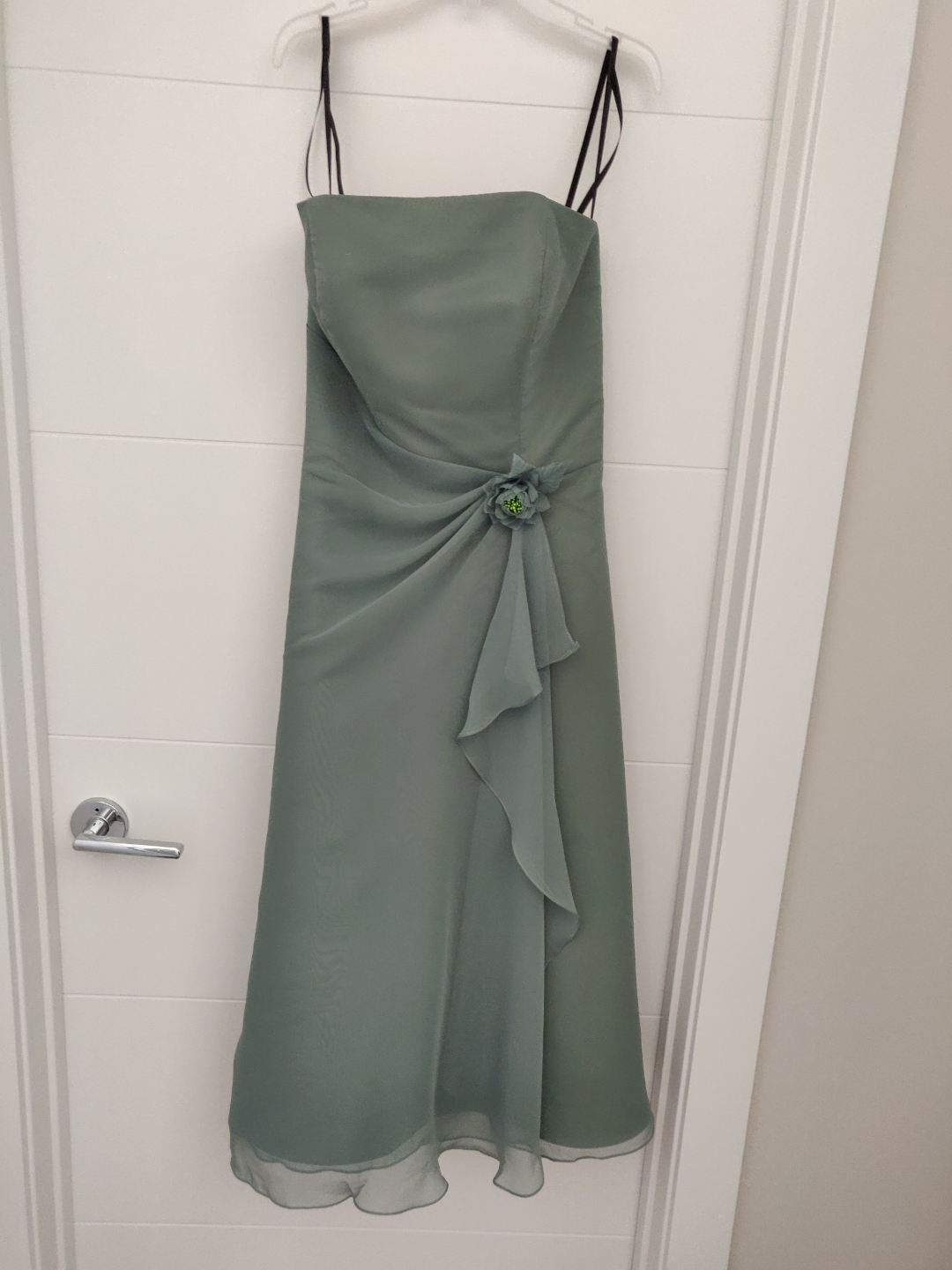 Bridesmaid / Graduation / Formal Strapless Dress Gown - Size 4