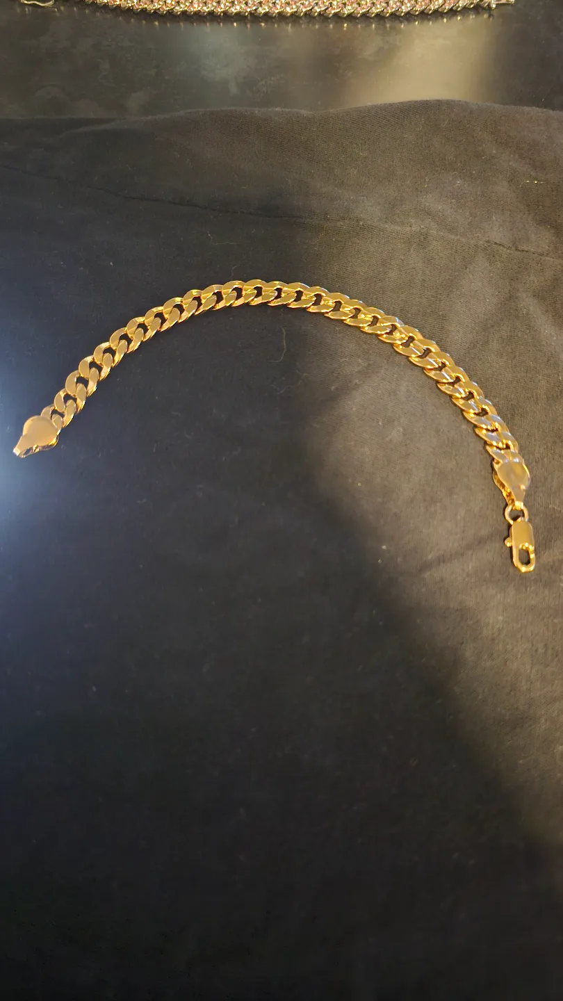 Gold Curb Chain Bracelet image indicator(4)