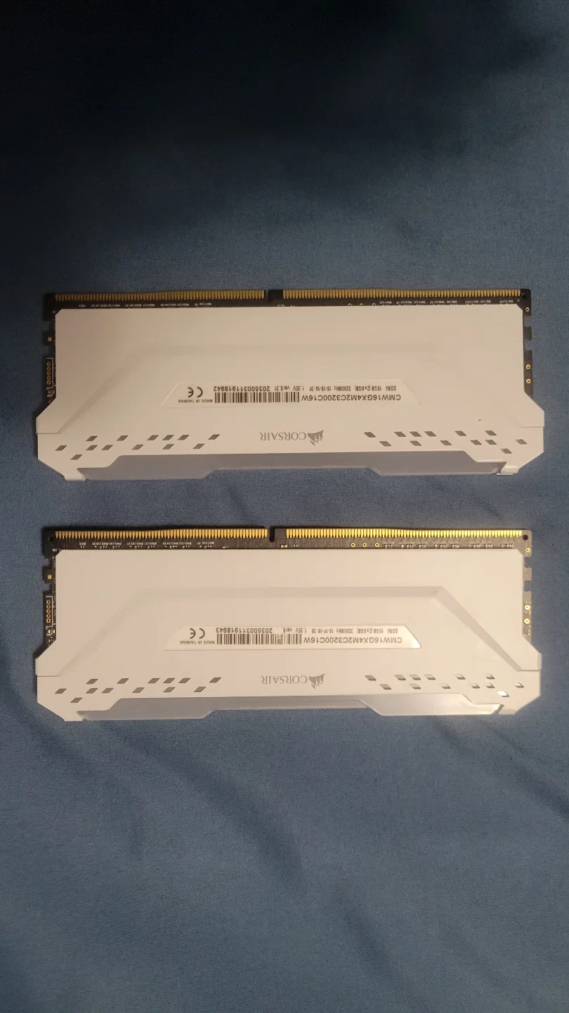 Corsair Vengeance Rgb Pro White 2x8 gb 3200 mhz image indicator(2)