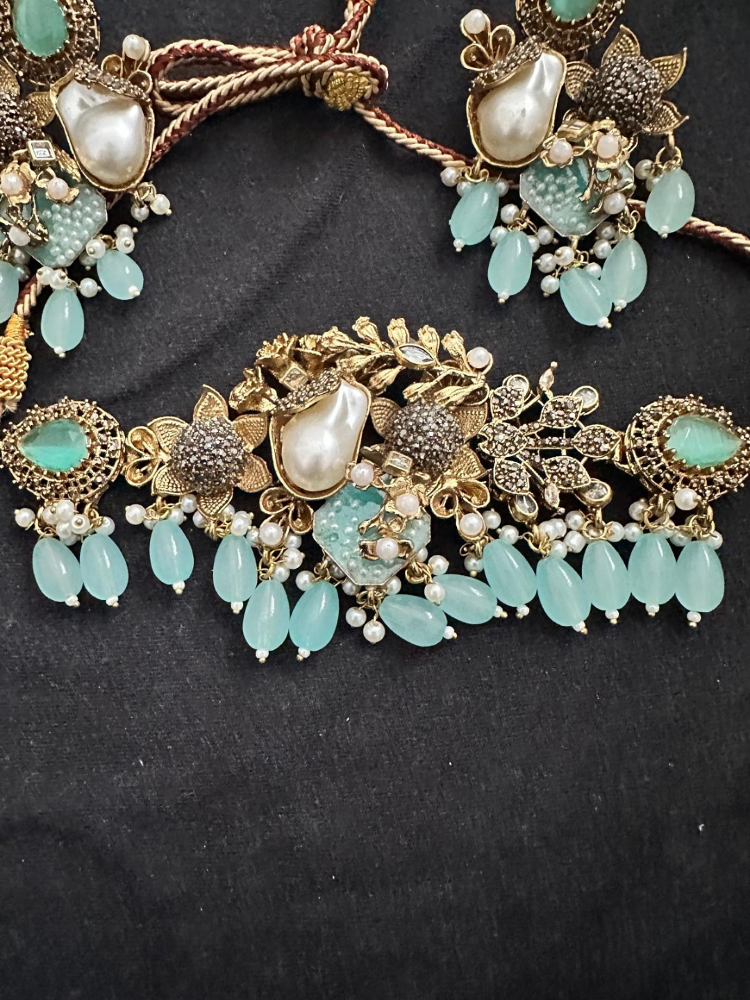 Gorgeous Antique Gold Tone Choker Necklace Set - photo 3