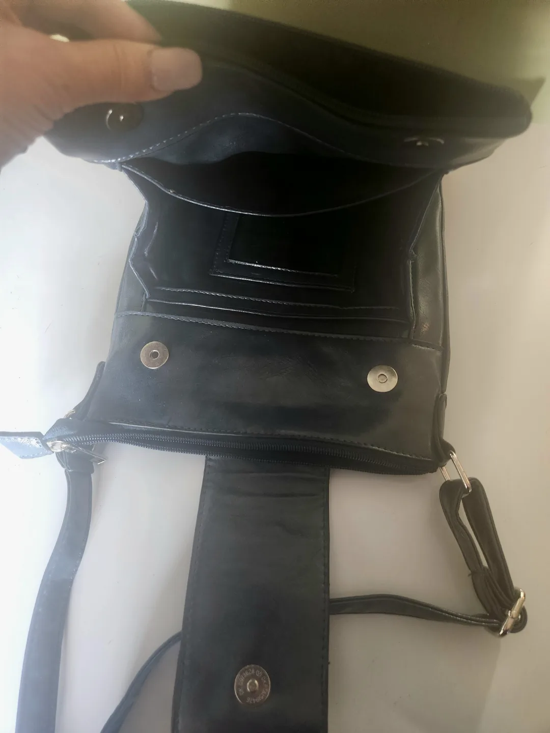 # freecycle  🌼 Dark blue Leather Crossbody Bag image indicator(4)