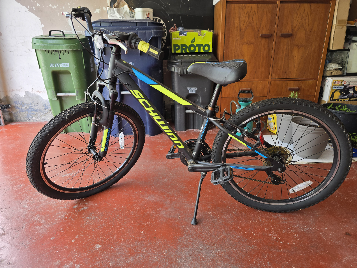 Schwinn 24-inch Mountain Bike