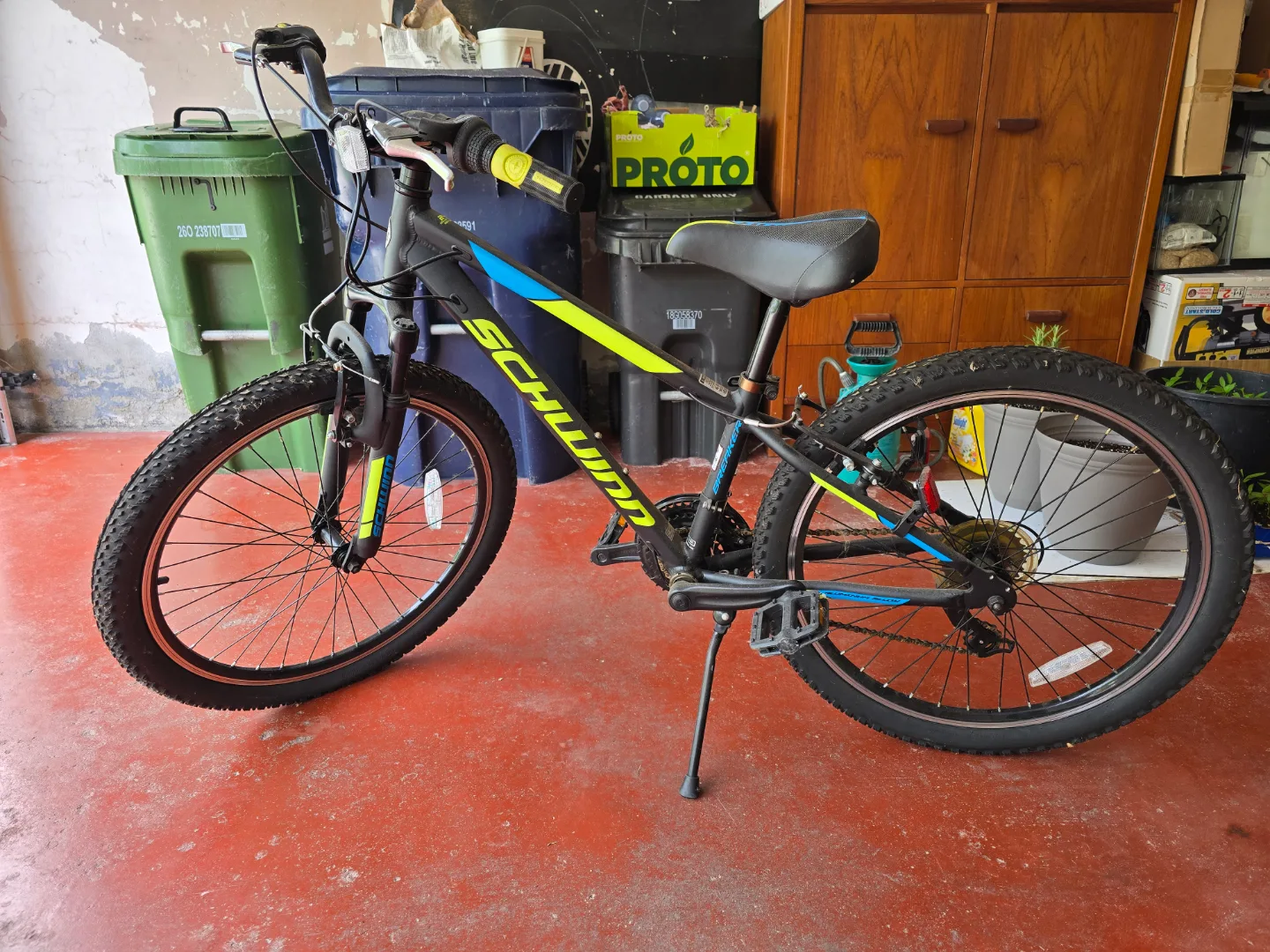 Schwinn 24-inch Mountain Bike thumbnail