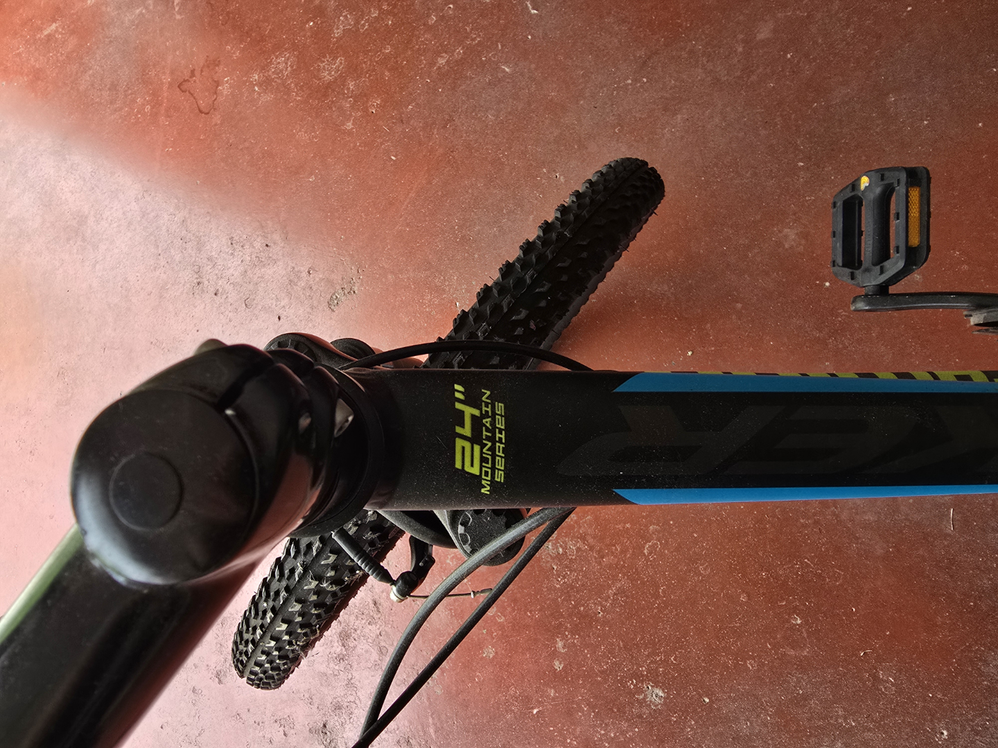 Schwinn 24-inch Mountain Bike - photo 2