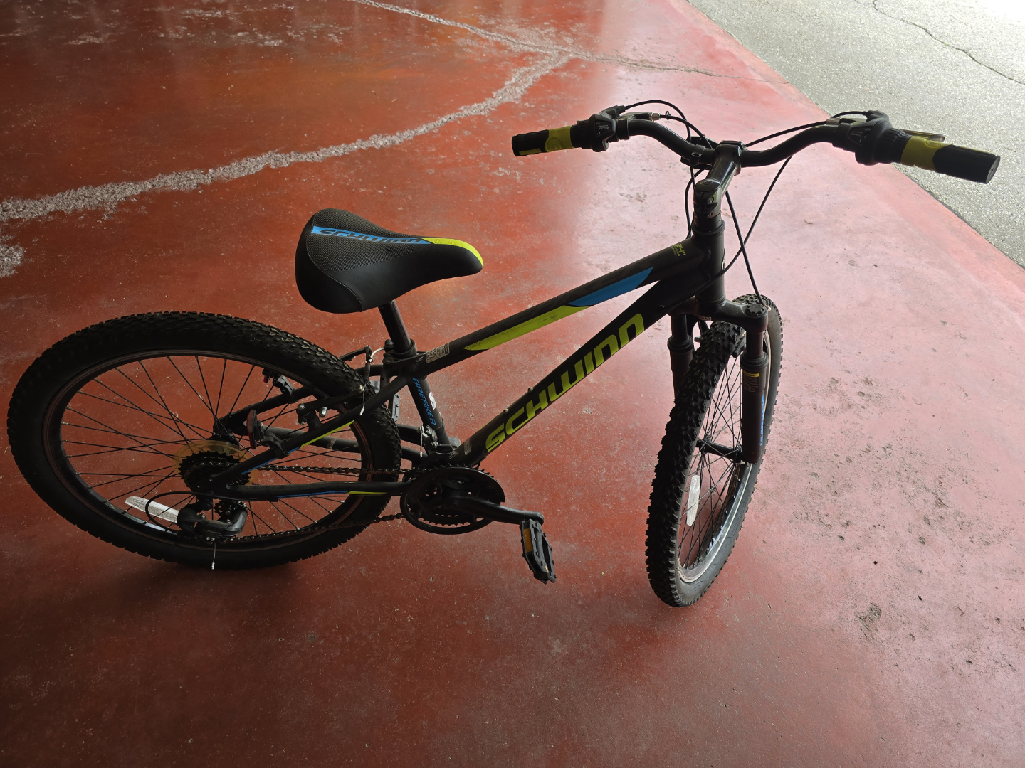 Schwinn 24-inch Mountain Bike - photo 3