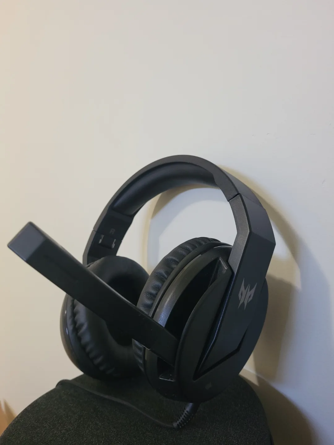 Gaming Headset thumbnail