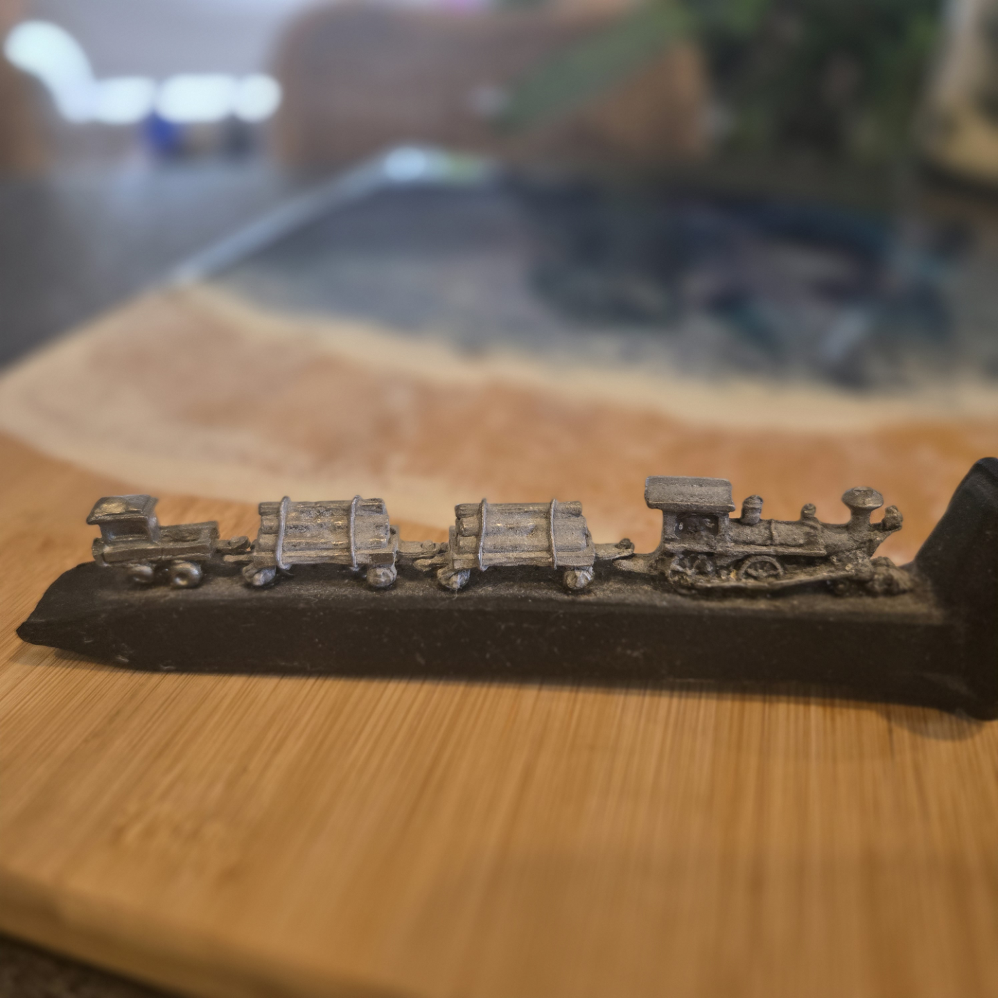 Vintage Pewter Train hauling logs mounted on Railroad Spike - photo 3