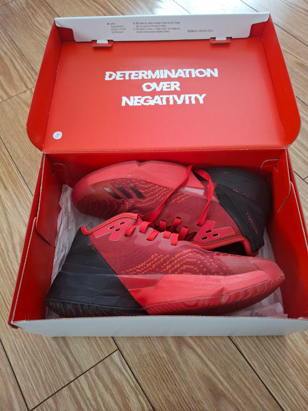 Adidas D.O.N. Issue #4 Basketball Shoes - Size 6 US Men's thumbnail