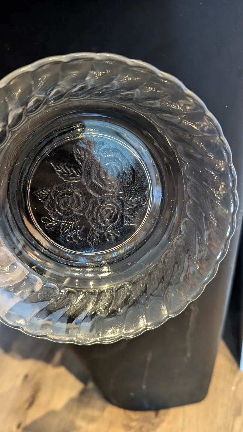 Set of 5 Vintage Rose Dessert Bowls image indicator(4)