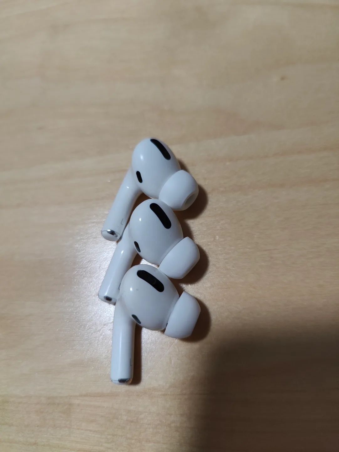 Apple AirPods Pro - LEFT AirPod thumbnail