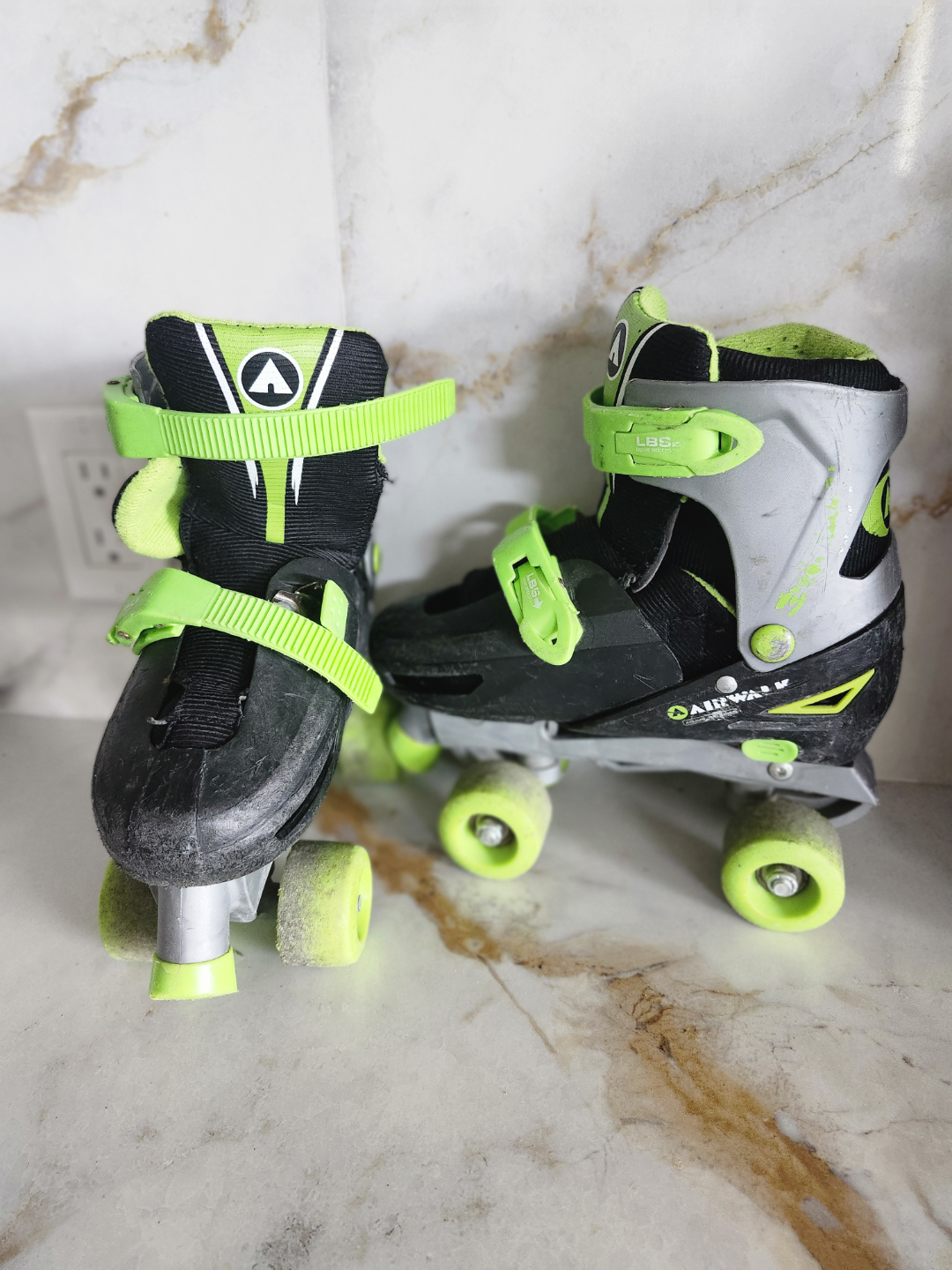Airwalk Adjustable Quad Skates, Size 3-6 - photo 2