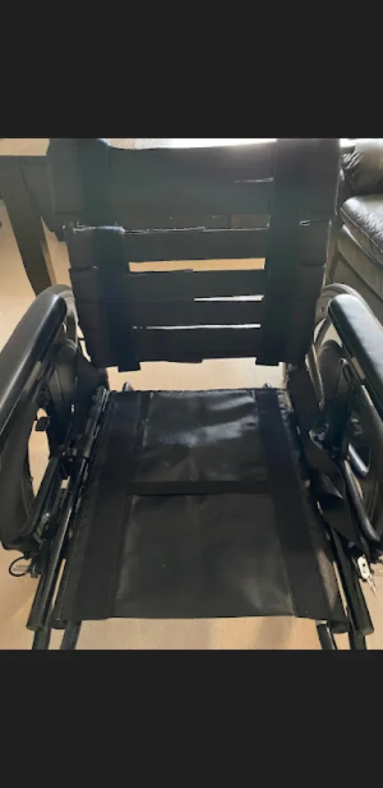 🇨🇦NEW Drive Medical Wheelchair - with front and seat cushion image indicator(3)