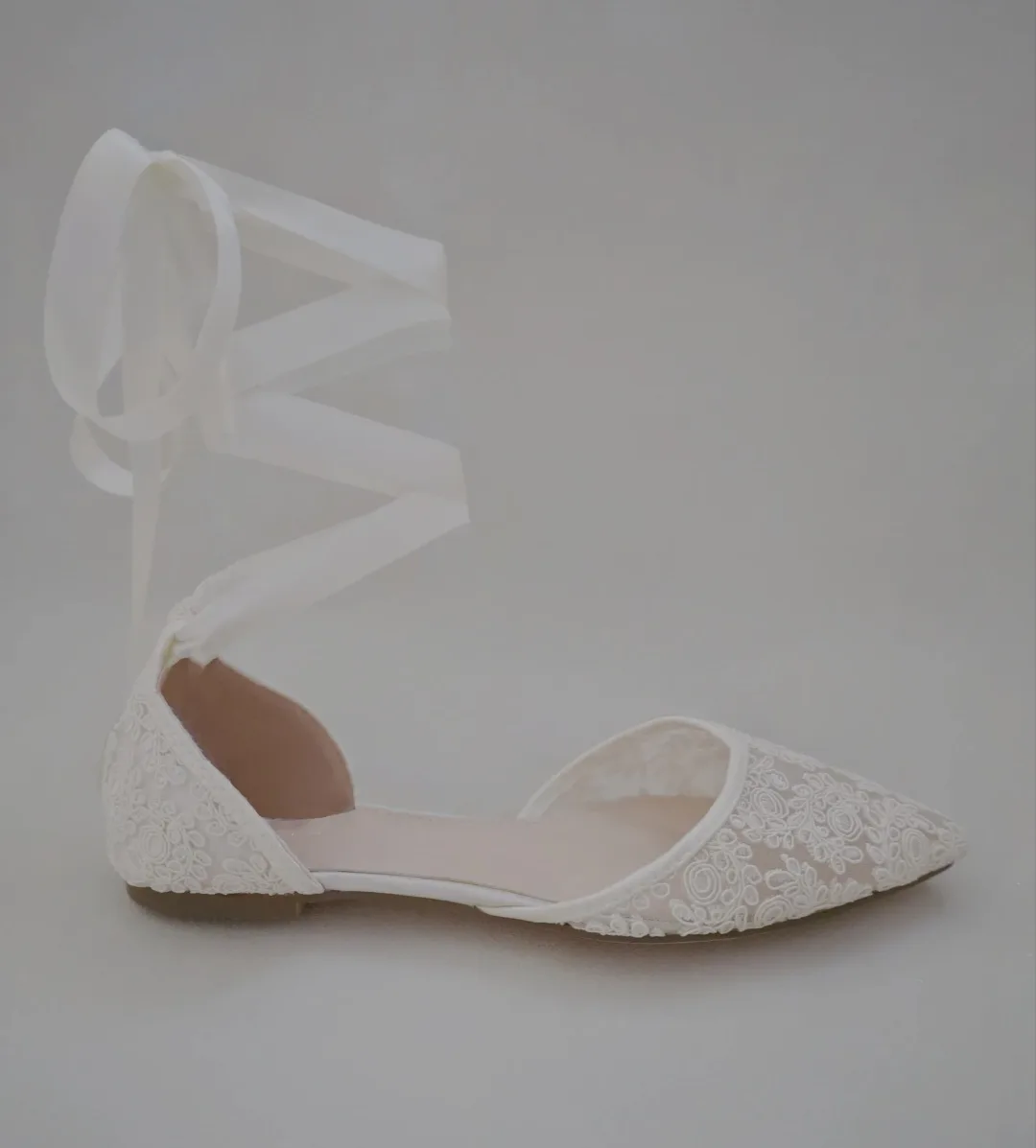 *NEW* KAILEE P. White Floral Lace Bridal Flats, Size 7.5 image indicator(9)
