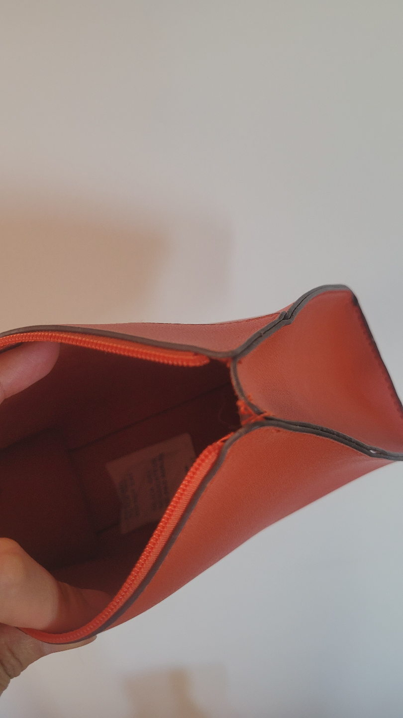 🧡 FREE Cosmetic Pouch - photo 2