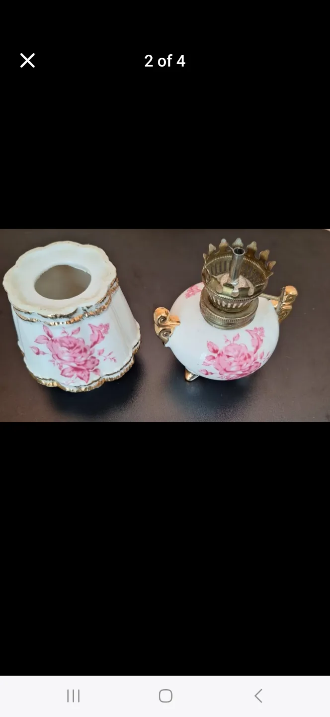Vintage Porcelain Oil Lamp with Rose Design image indicator(2)