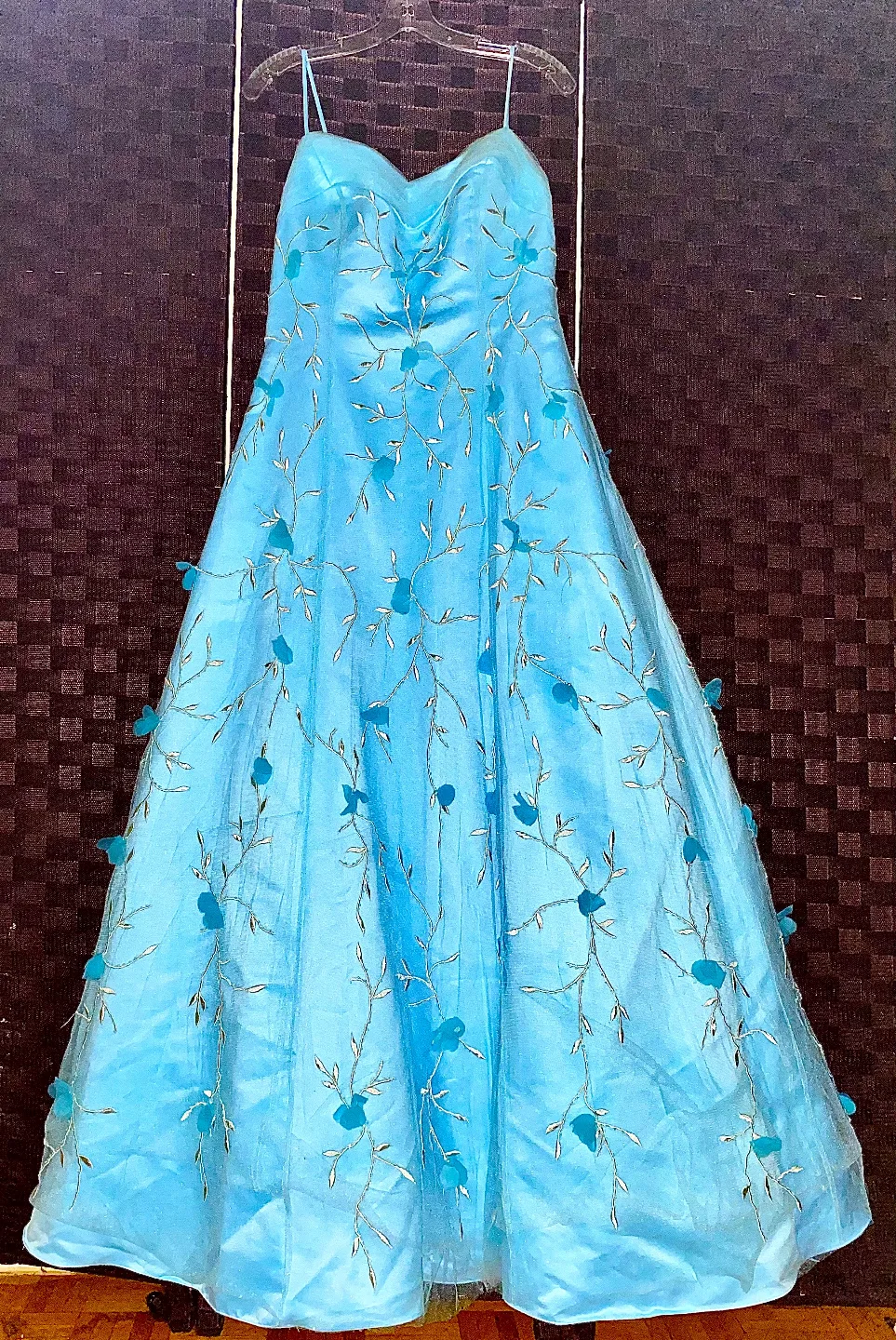 4Now Fashions. Layered Embroidered Floral Tulle Lace Dress. XL thumbnail