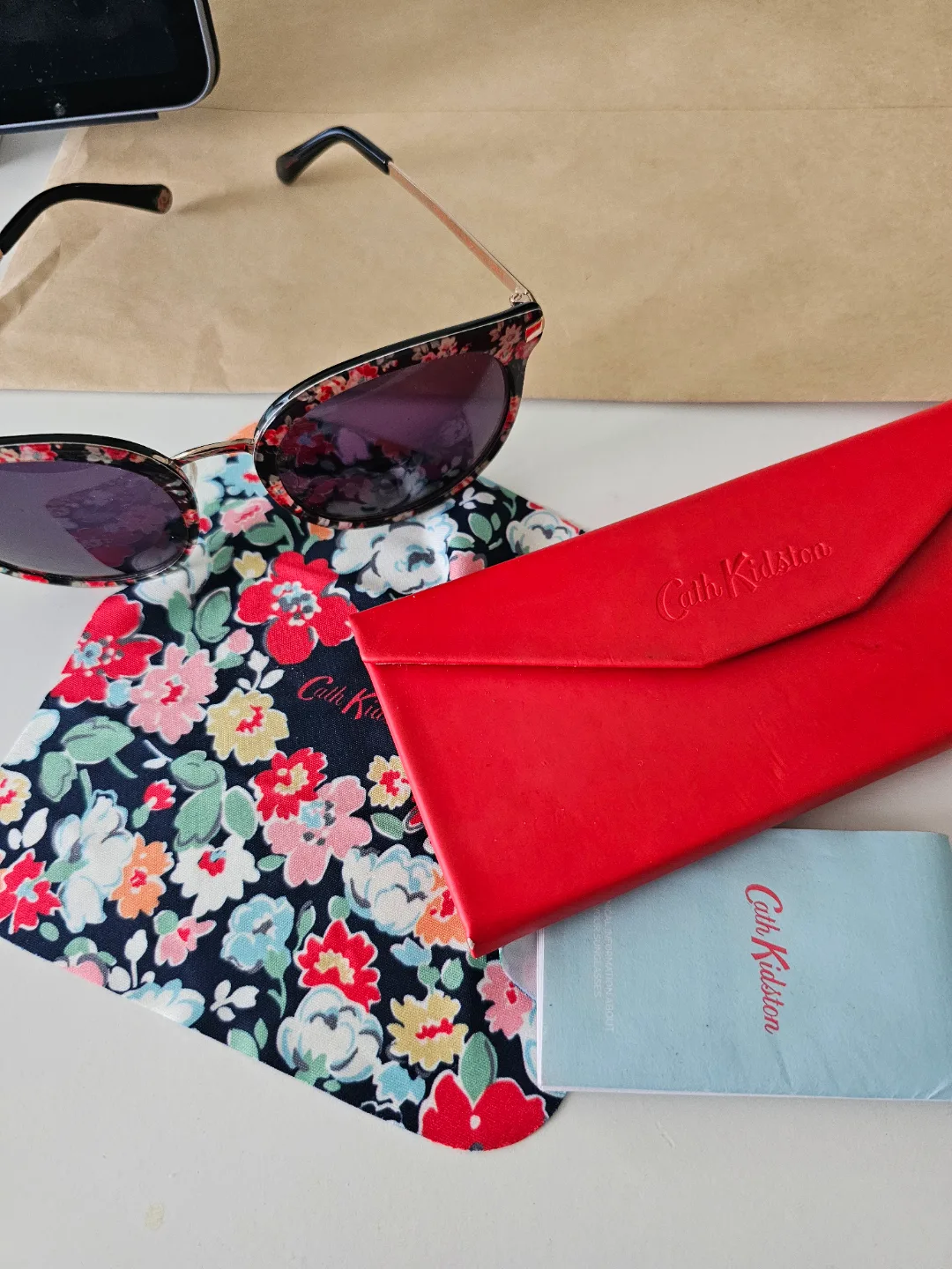 Cath Kidston Floral Sunglasses with Case and Cleaning Cloth image indicator(5)