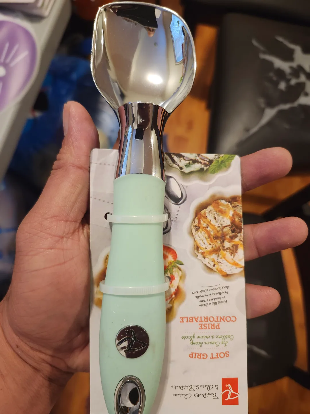 President's Choice Soft Grip Ice Cream Scoop thumbnail