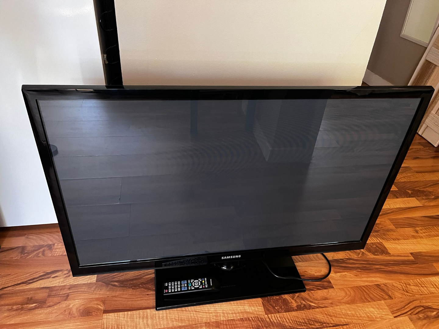 Samsung 43-inch Plasma TV PN43D450A2D