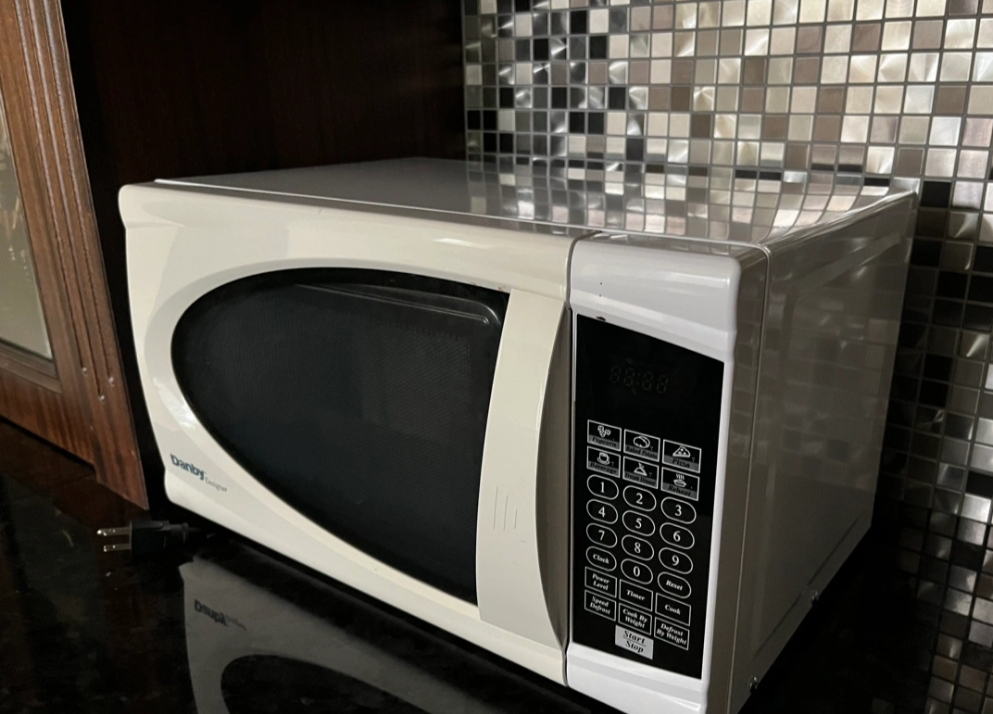 Selling microwave in good condition - photo 2