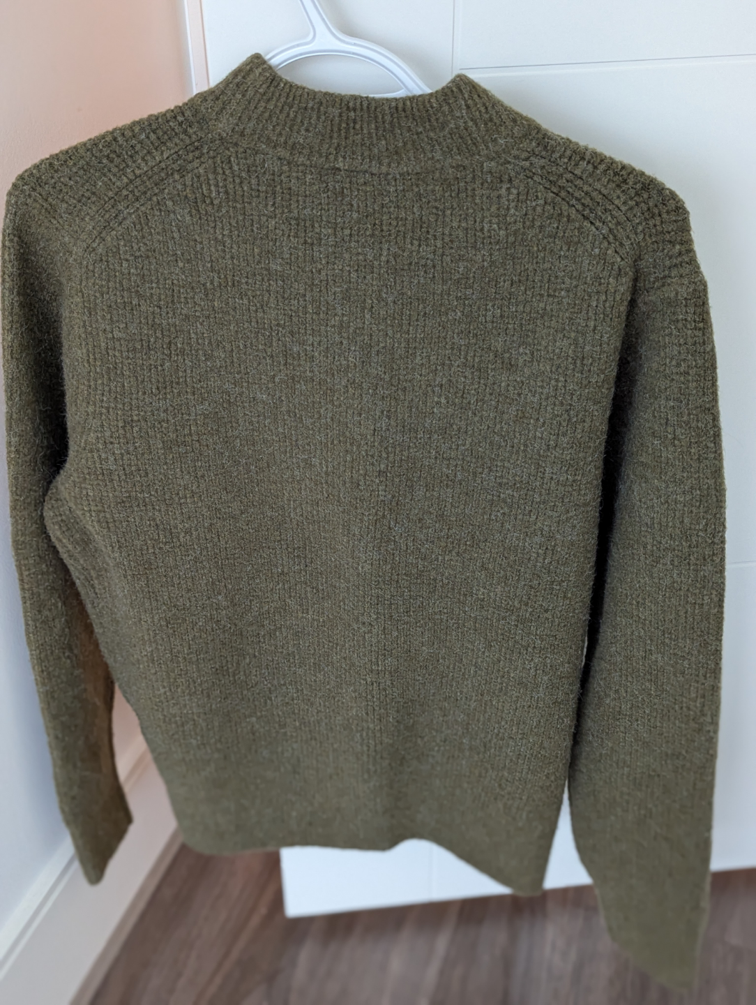 Uniqlo Sweater - Olive Green - Size M NEW - photo 4