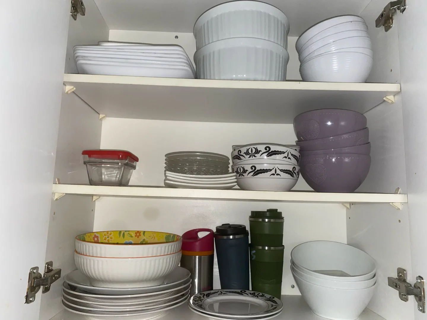 Kitchenware Bundle: Plates, Bowls, Cups, and Glasses thumbnail