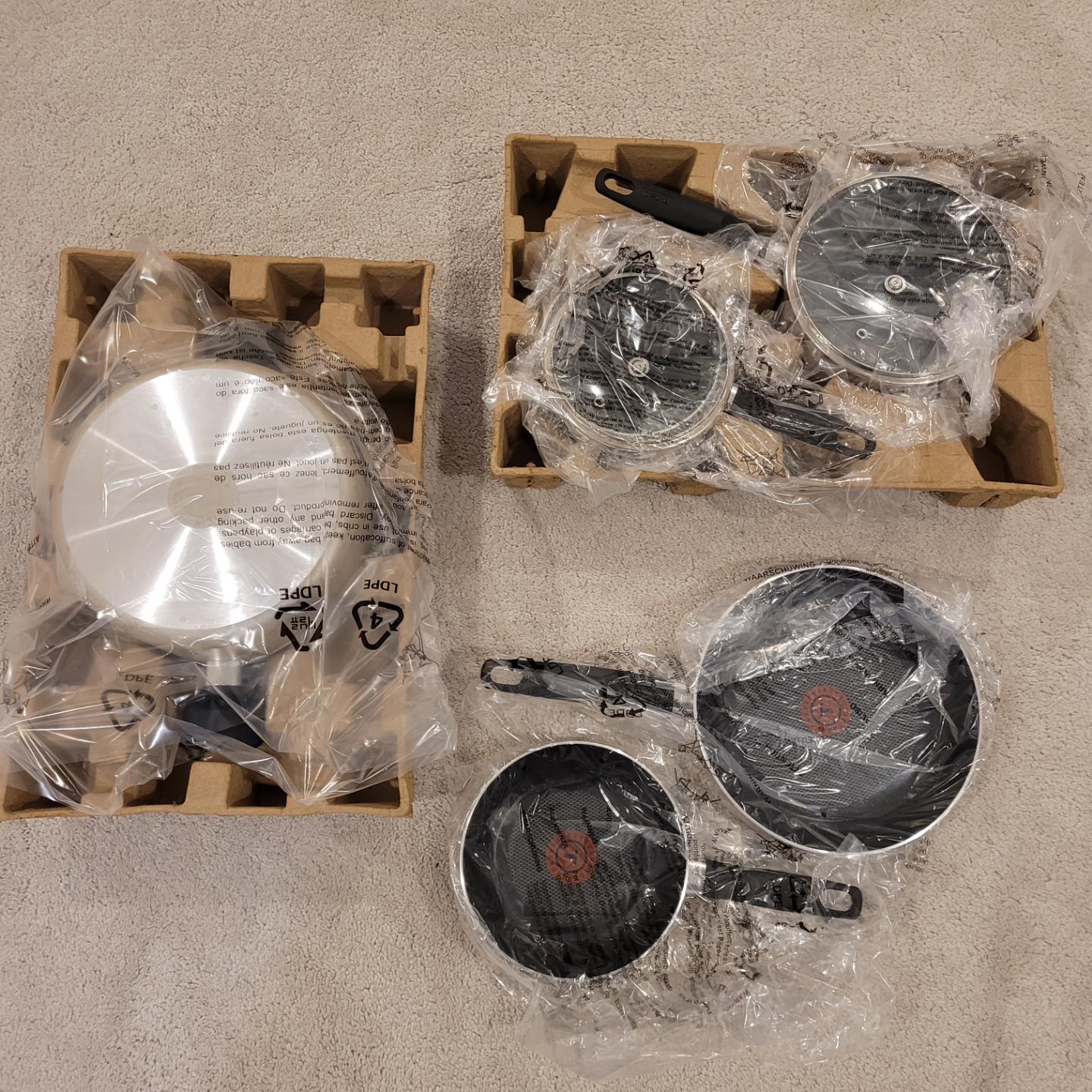 T-fal Essential 8-Piece Cookware Set - Brand New in Box - photo 3