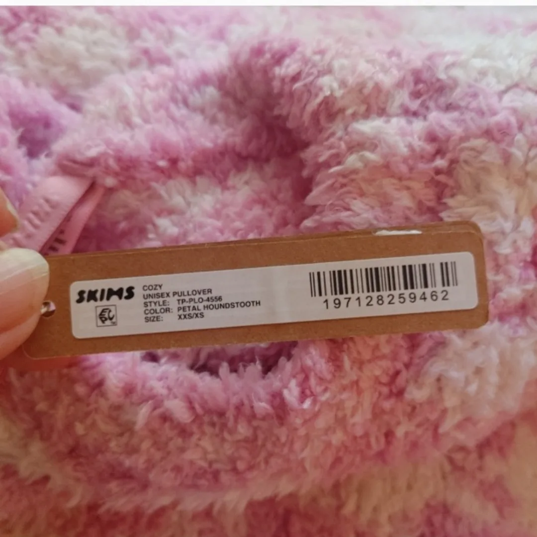 SKIMS Unisex Pink Petal Houndstooth Cozy Top image indicator(9)