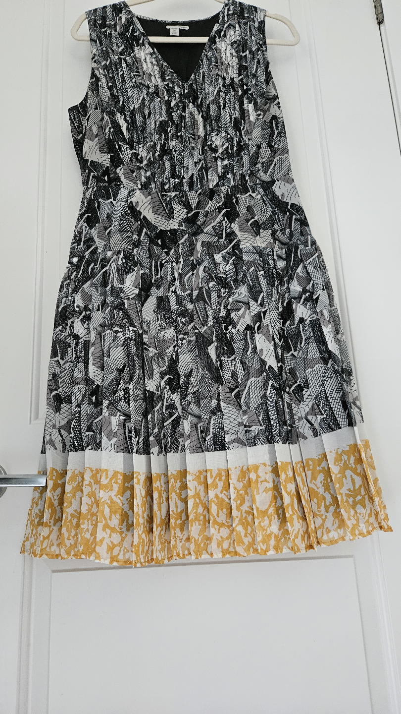 Beautiful Halogen Pleated Abstract Print Dress, Size Small - photo 5