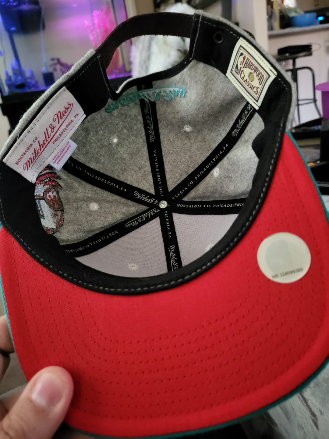 Vintage Vancouver Grizzlies Mitchell & Ness Hardwood Hat - photo 5