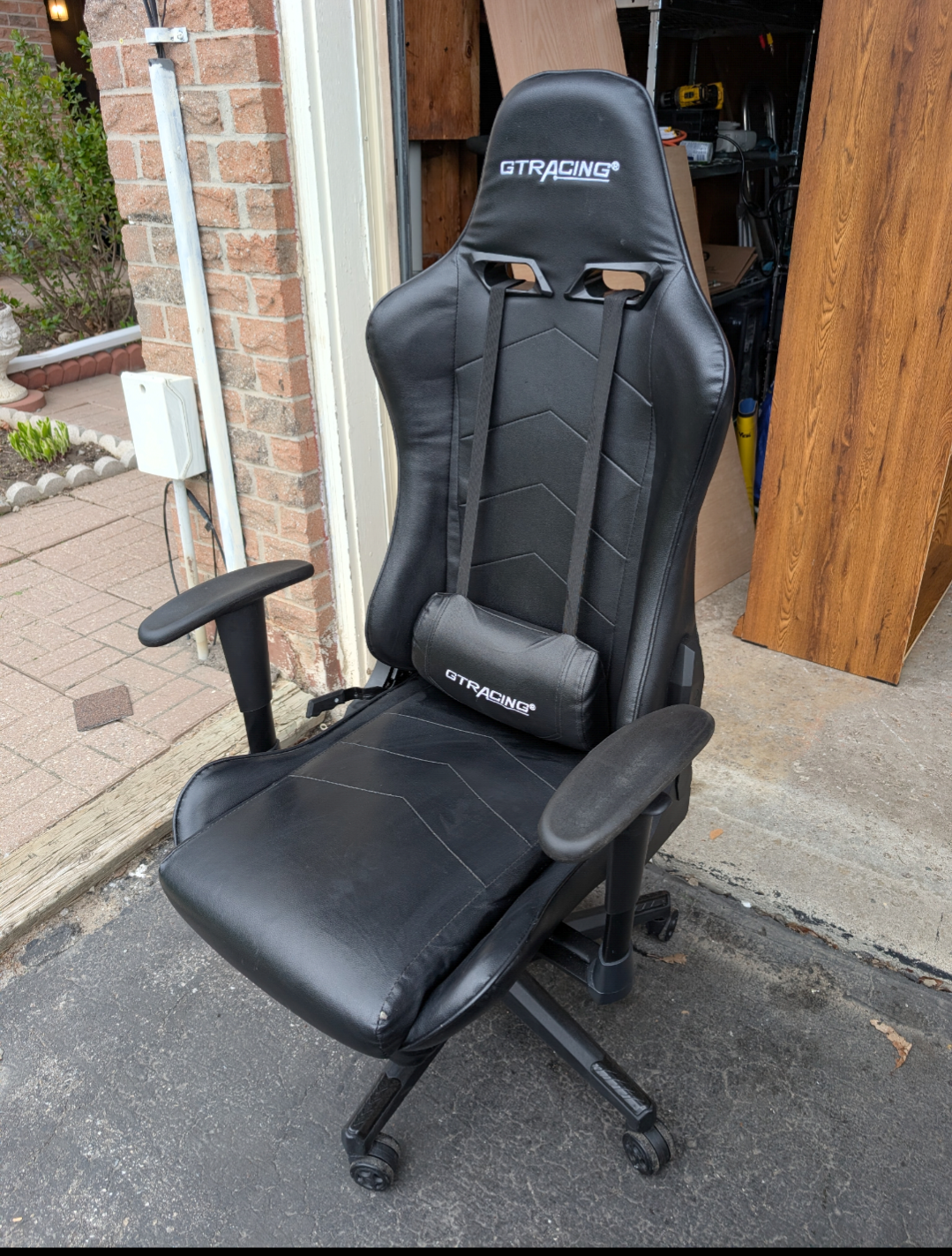 Gtracing Gaming Chair - Black Leather - Minor Damage