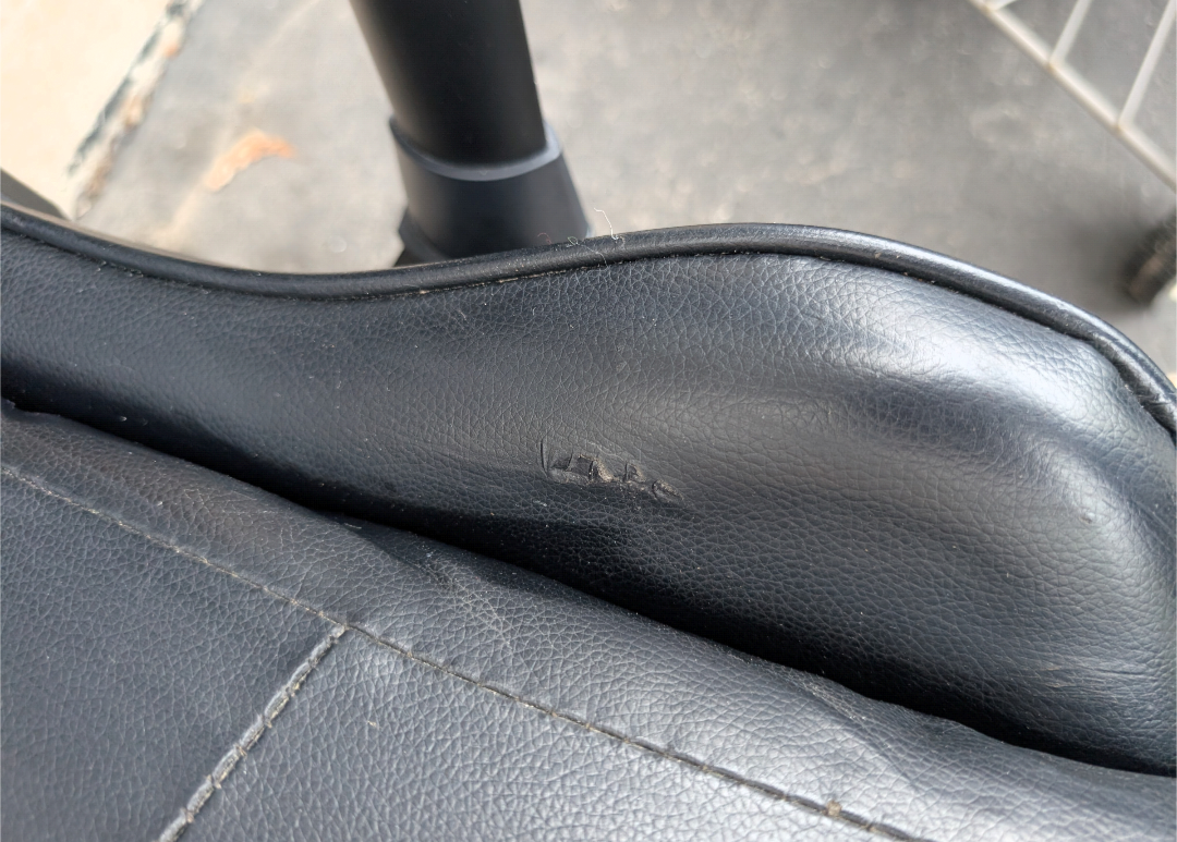 Gtracing Gaming Chair - Black Leather - Minor Damage - photo 2