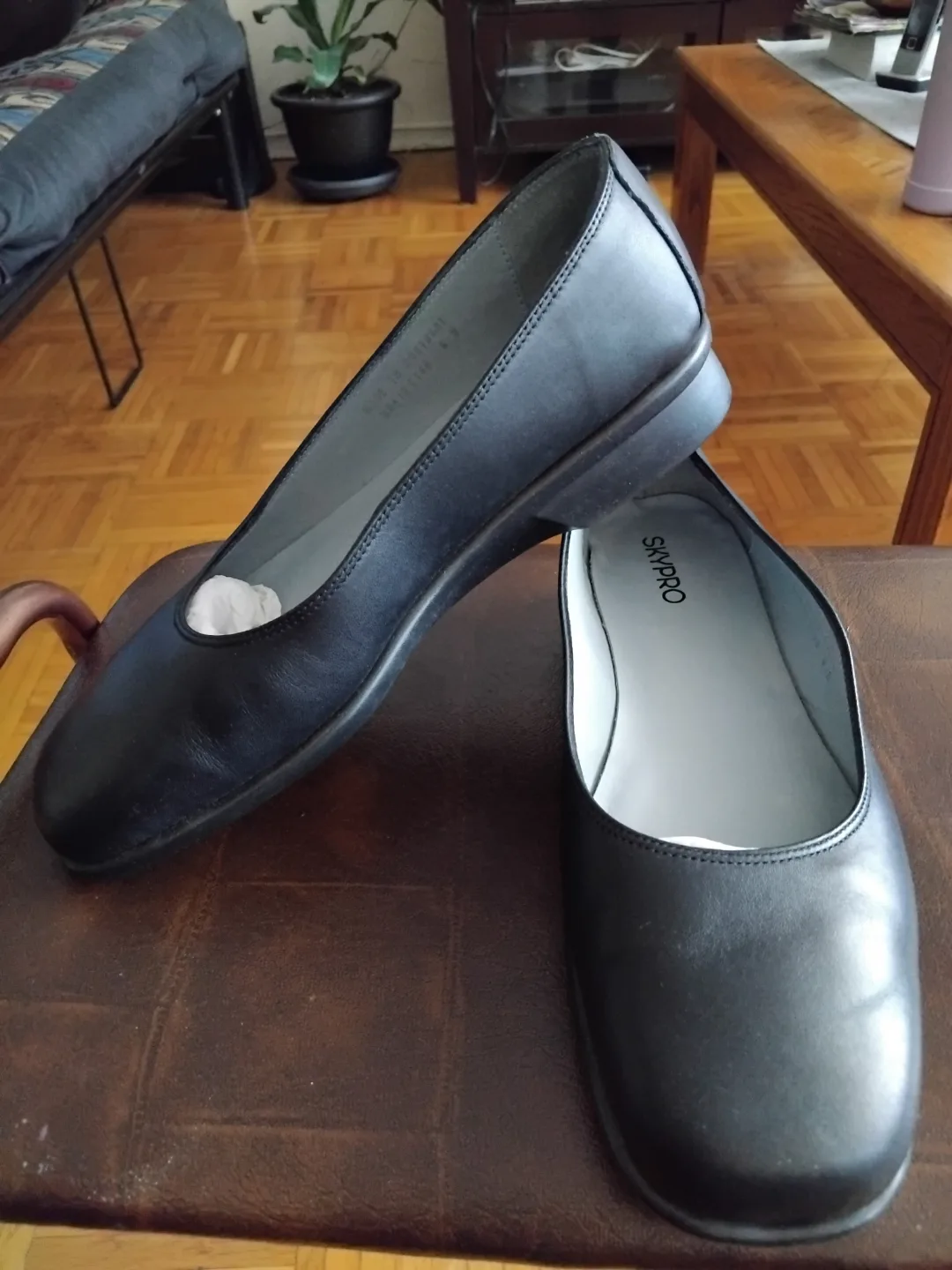 skypro cabin crew flat shoes US9 Women thumbnail